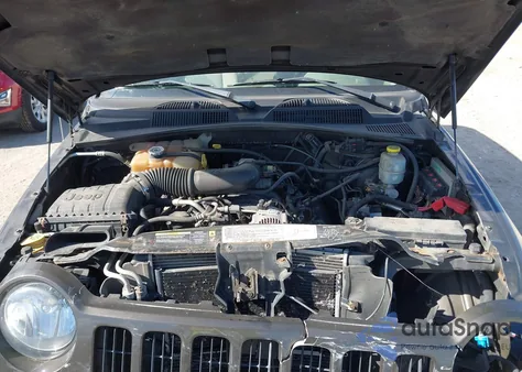 2006 Jeep Liberty Sport z USA, uszkodzony, nr VIN 1J4GL48K66W227695